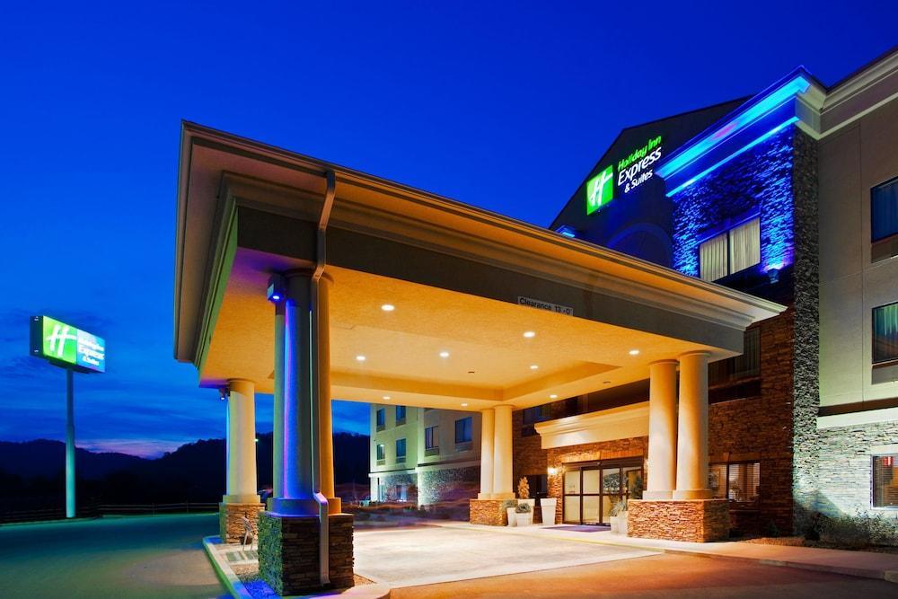 Holiday Inn Express Hotel & Suites Weston By Ihg Exterior photo